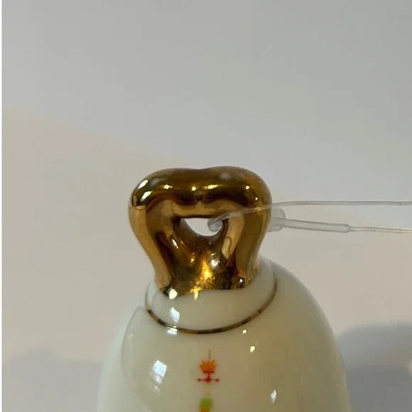 Vintage Disneyland Walt Disney Productions Bell Salt Pepper Shakers Castle Japan - Picture 4 of 9